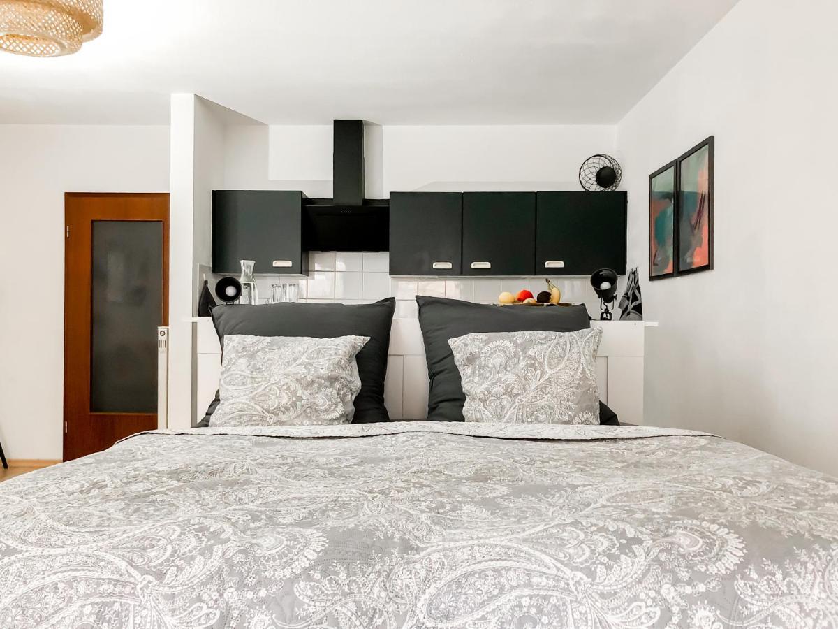 Studio Near Altstadt /W Workspace, Feng-Shui & Art Вюрцбург Экстерьер фото